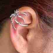 Punk-Style Silver Spider Claw Ear Cuff Earrings