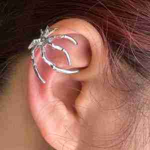 Punk-Style Silver Spider Claw Ear Cuff Earrings