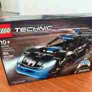 LEGO Technic 42176 Porsche GT4 e-Performance Race Car